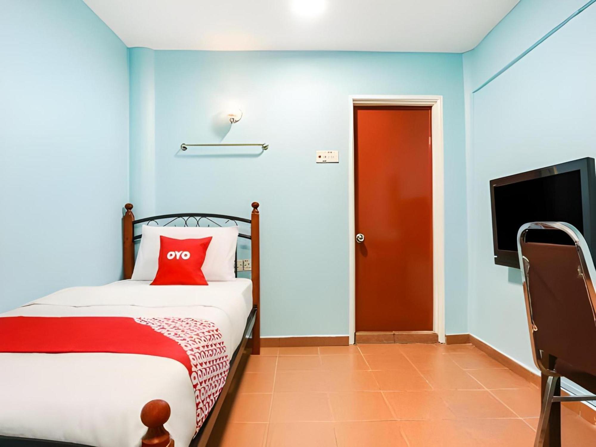 Oyo 44094 Bangi Lanai Hotel מראה חיצוני תמונה
