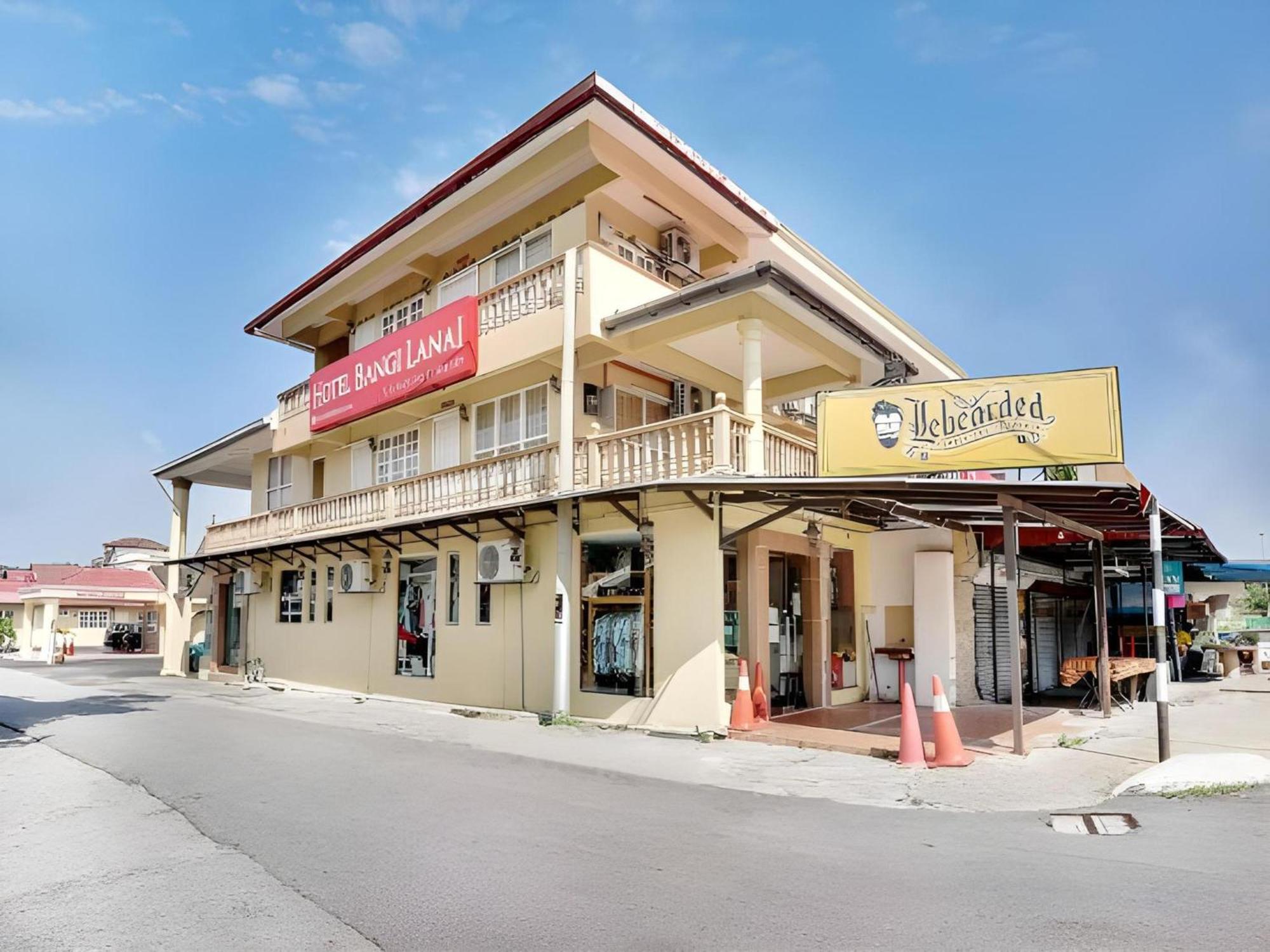 Oyo 44094 Bangi Lanai Hotel מראה חיצוני תמונה
